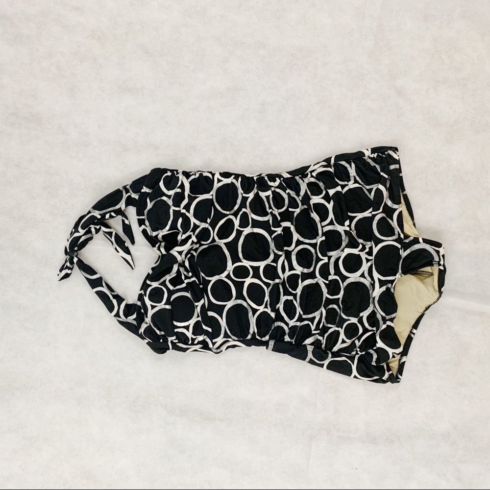 One piece skirted swimsuit black and silver sz 1X